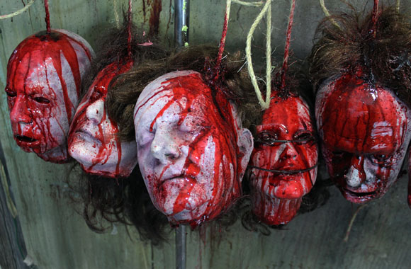5 Bloody Severed Decapitated Realistic Heads on Rope