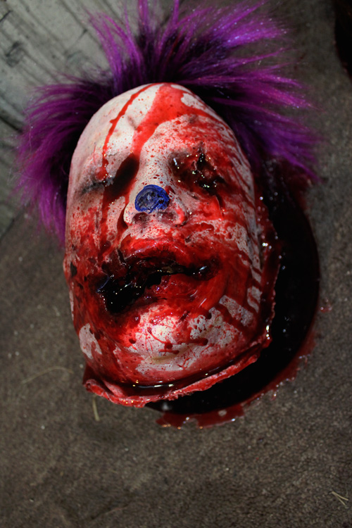 New 2019 Halloween Prop Pooled Clown Chuck Head